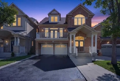 Detached House for Sale