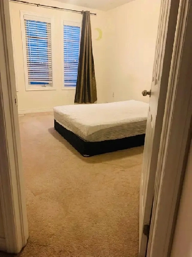 Milton - Short Term Room Rent - MALE ONLY - AVAILABLE NOW