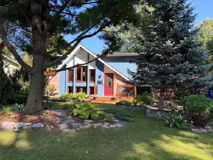 Stunning 4 bedroom 2 bathroom home with large fenced garden