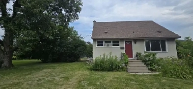 4 Bed / 2 Bath , Full House for Rent – Near Algonquin College