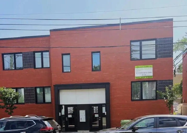 LOGEMENT 5 ½ AVEC GRANDE TERRASSE À LOUER LIMITE ANJOU  DEVIENS