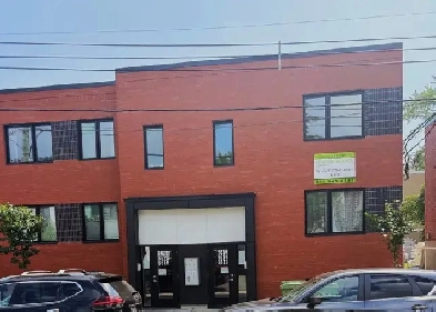LOGEMENT 5 ½ AVEC GRANDE TERRASSE À LOUER LIMITE ANJOU  DEVIENS