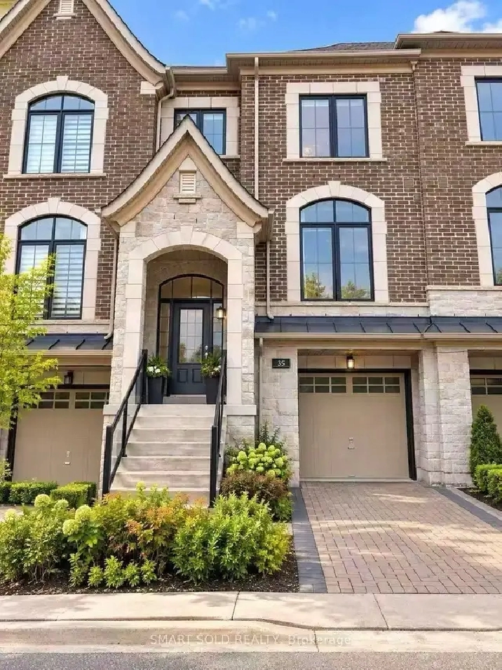 BEAUTIFUL NEW 3 BED 4 BATH TOWNHOME AVAILABLE IN RICHMOND HILL!