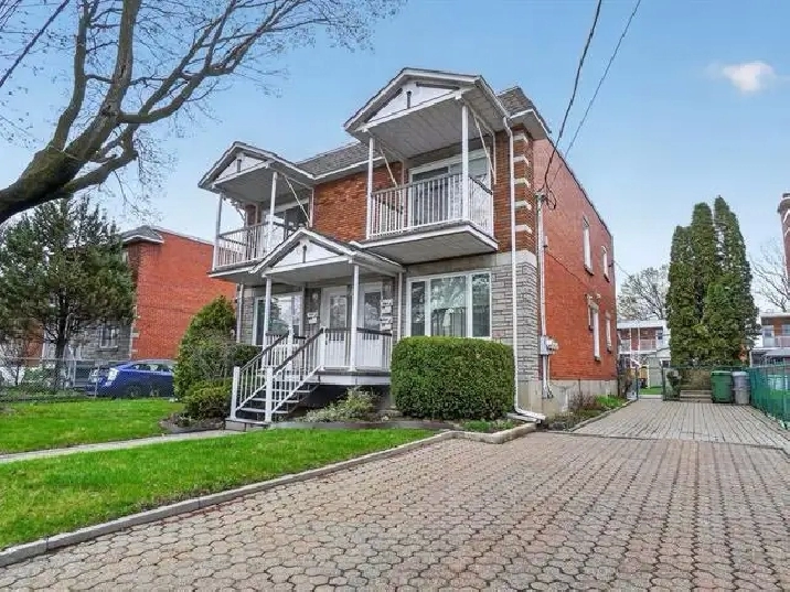 Beautiful Renovated 3 ½ near Metro Angrignon – Available