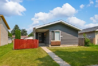 Cute n Cozy 2bdrm Bungalow ft. 24x24 Dbl Det Garage!
