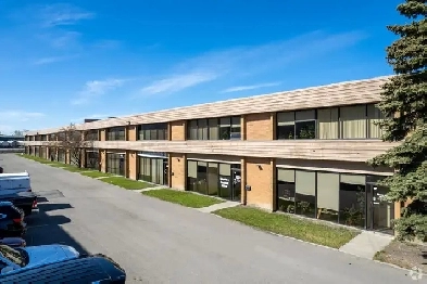 PRICE DROP! COMMERCIAL WAREHOUSE IN A PRIME LOCATION!