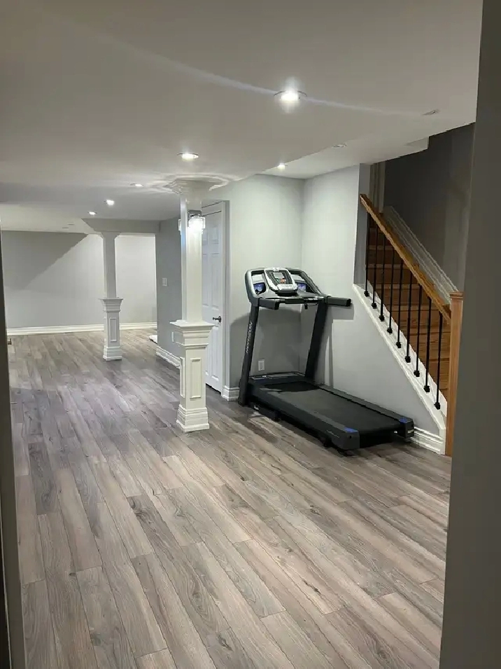FULLY RENOVATED BACHELOR SUITE | PRIVATE ENTRANCE   LAUNDRY