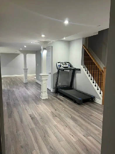FULLY RENOVATED BACHELOR SUITE | PRIVATE ENTRANCE   LAUNDRY
