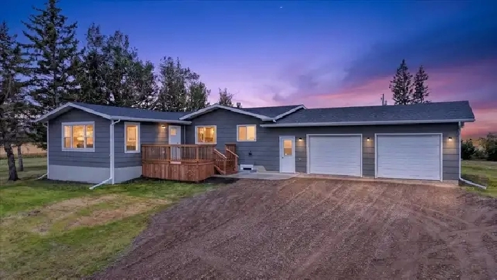 TURN KEY- FULLY RENOVATED ACREAGE •2200  SQ. FT.  4 BDRMS