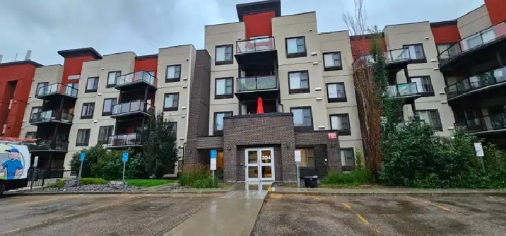 Move-In Ready 2-Bed, 2-Bath Condo in Ambleside