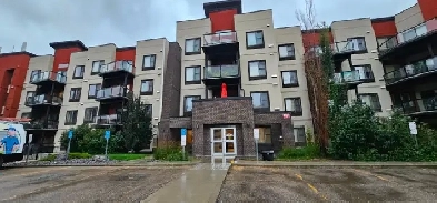 Move-In Ready 2-Bed, 2-Bath Condo in Ambleside