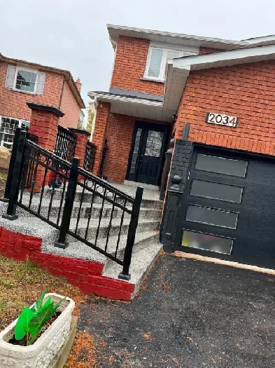 Master bedroom on 2nd floor (own washroom) in Pickering for Rent