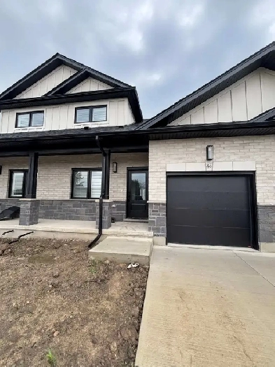 Spacious 4 1 Bed, 4 Bath | Corunna | Garage & Finished Basement