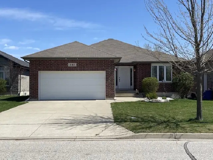Rapids Parkway- Immaculate 5 Bedroom Home