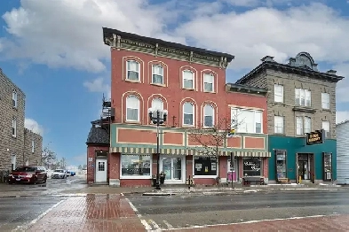 Bright, Open-Concept 1-Bedroom Apartment in Central Kemptville