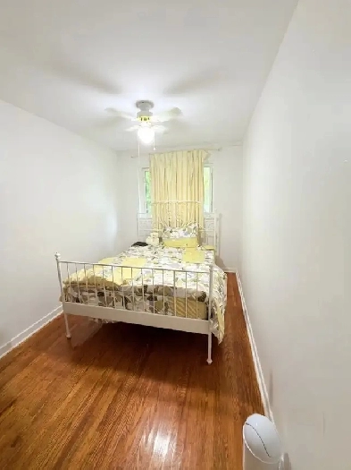room for rent in Whitby ( Garden and Dundas street)