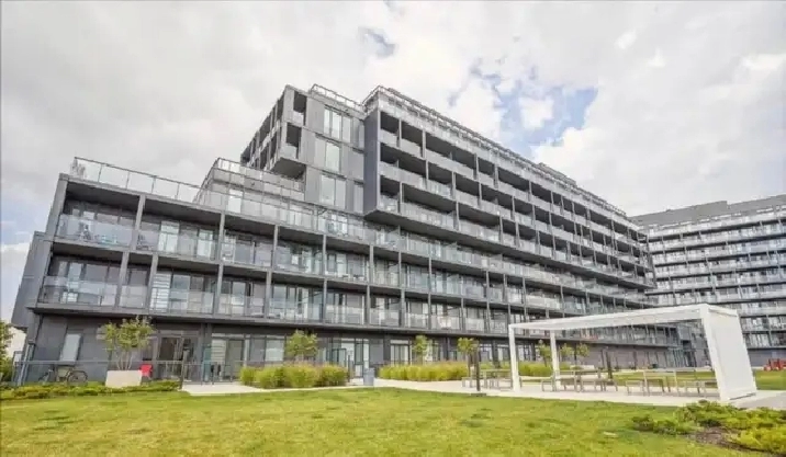 Burlington Condo for rent (1 Bedroom   Den)