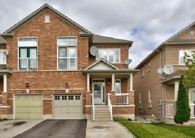 semidetached 4 bed 2 and 1/2 washroom for rent