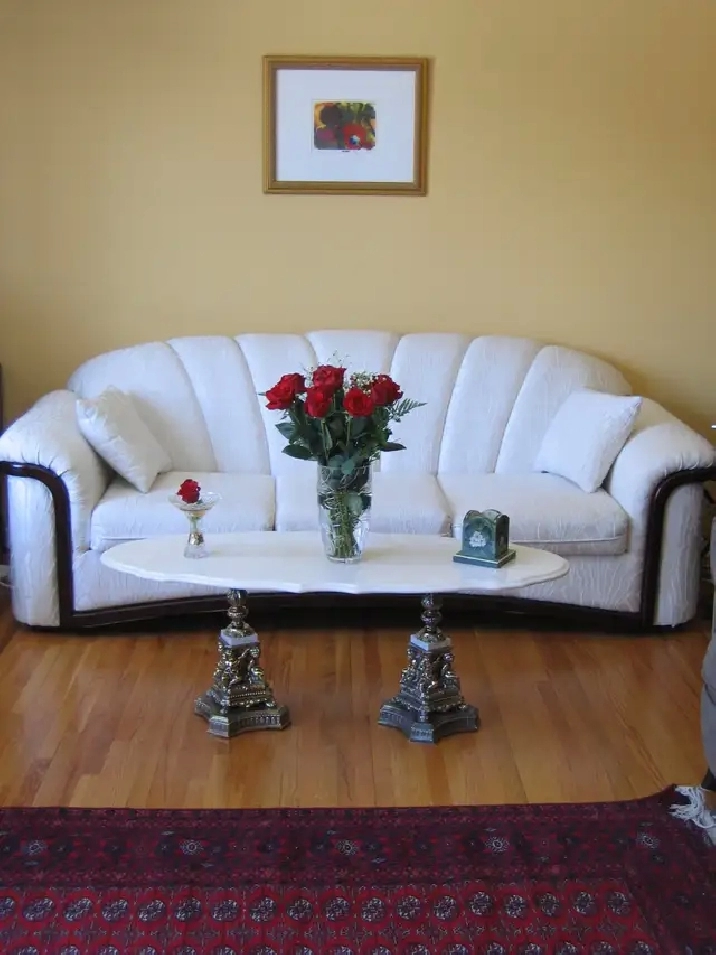 WESTBORO 4-Bedroom End-Unit Townhome | 2 Parking