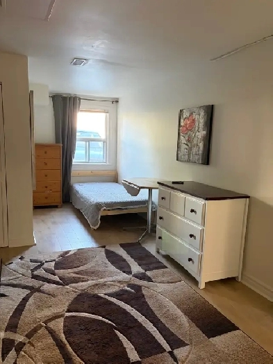 Bachelor Basement Apartment – Bathurst & Steeles – $1,400