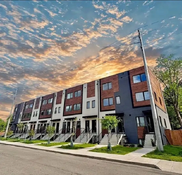3 Beds 2 Baths - Townhouse
