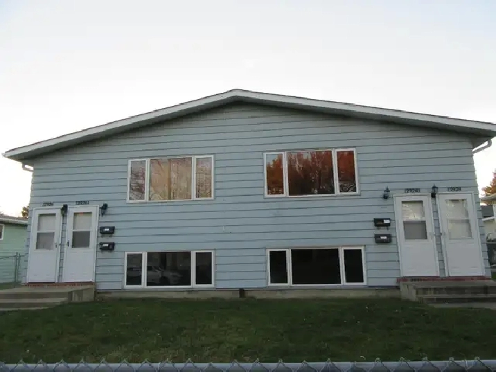 IMMEDIATE 3 BEDROOM AVAILABLE