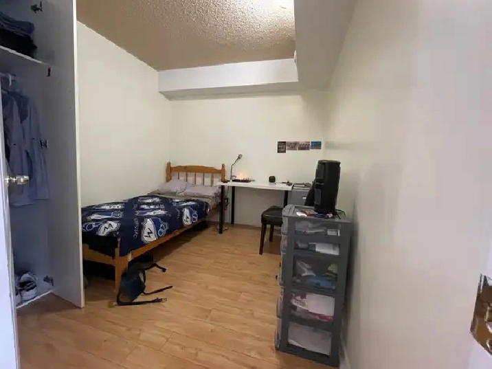 Chinatown center: A room to rent