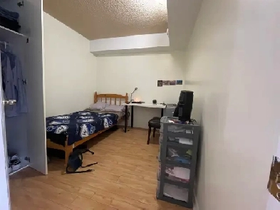 Chinatown center: A room to rent