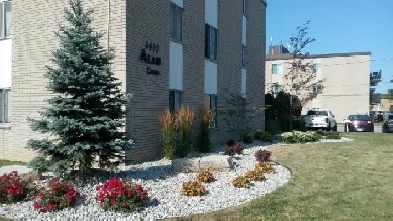 Riverside 1 Bedroom | Balcony | Free Parking | Heat & Water ...