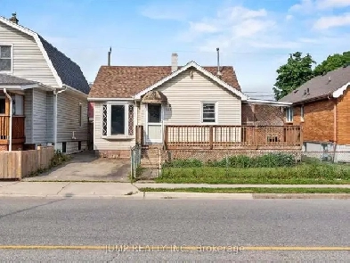 3 Bedrooms house for sale.