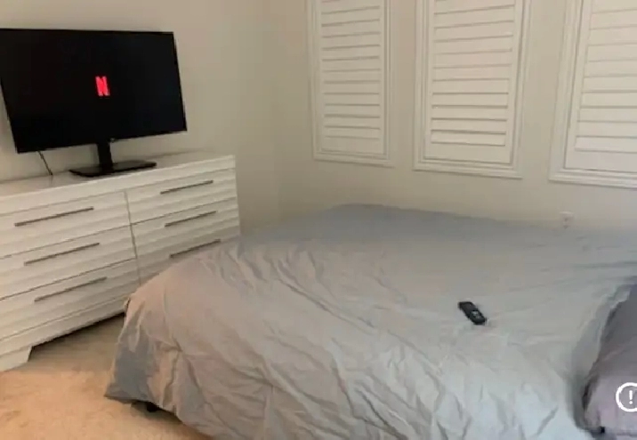 2 Rooms for Rent ~ Short/Long Term ~ Collingwood
