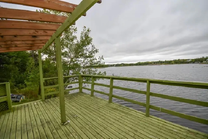 NEW LISTING! 21 Sonia Dr Lawrencetown. Ocean Front!