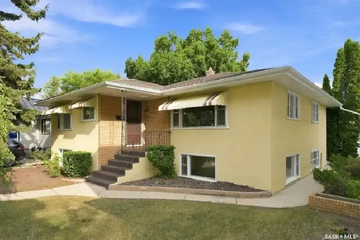 3-Bdrm House in Varsity View, 7-min walk to Univ of Sask