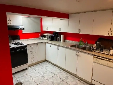 Private Basement Room for Rent, steps to Subway