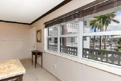Condo à Louer – Ambassador South sur A1A Hallandale Beach – FL