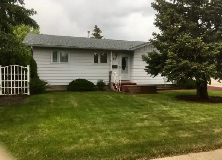 FULL HOUSE FOR RENT – 22 Dumont Cres., Nutana Park East Side