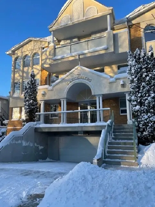 Beautiful 3 Bedroom Condo in Nutana For Rent - Broadway