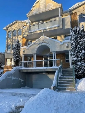 Beautiful 3 Bedroom Condo in Nutana For Rent - Broadway