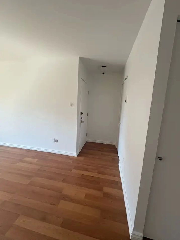 À LOUER – Grand appartement de 2 chambres à Vimont, Laval