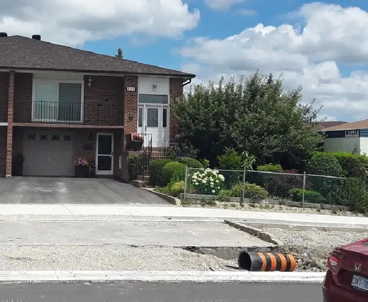 1 Bedroom basement Apartment North York utilities, parking Inclu