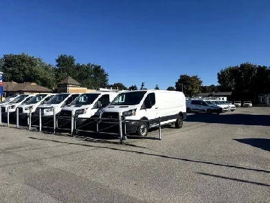 LOCAL À LOUER – PARFAIT POUR COMMERCE DE VÉHICULES USAGÉS