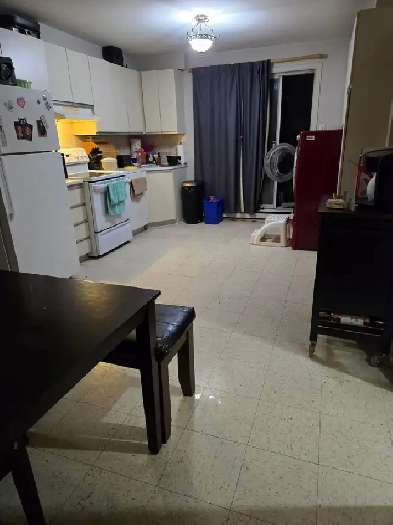 TRES TRES GRAND 4 1/2 à louer à Vimont
