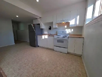 1 Bed Bsmt walking distance to Saddletowne Circle and Train Stn