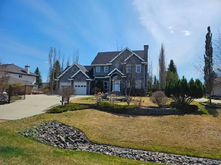 Spacious Rental Near the Lake – 4 Bed, 3 Bath, Sauna, Hot Tub &