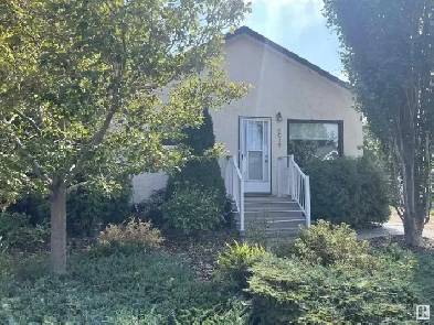 2 Bedroom House with Overize Garage