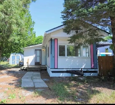 4 Season Trailer for Sale