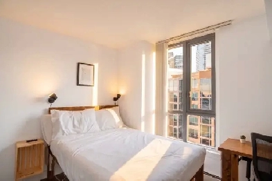 Move In Today! Turnkey Student Room   Free Cleaning Service