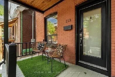 Beautiful 4 Bedroom 3 Bathroom House in South Riverdale