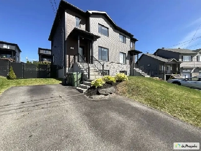 485 900 $ Jumelé Moderne 2020 à Sherbrooke Rock Forest