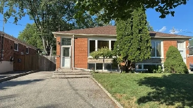 Semi Detached Raised Bungalow in Mississauga (Downstairs Unit)